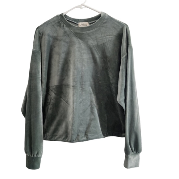Urban Nation Velvety Cropped Sweater - Picture 1 of 3